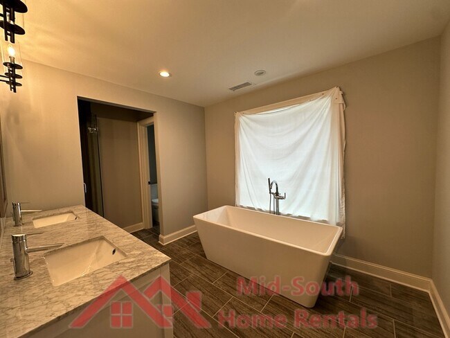 Building Photo - 1965 Cordes Rd