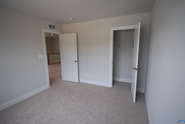 Building Photo - 129 Crabapple Ln