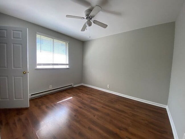 Building Photo - Lovely 2 Bed Duplex by Fisk - 5 Min From Downtown