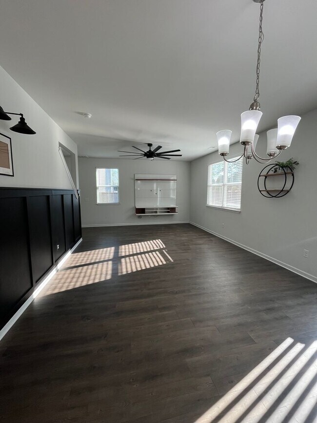 Building Photo - 751 Stradleigh Ct