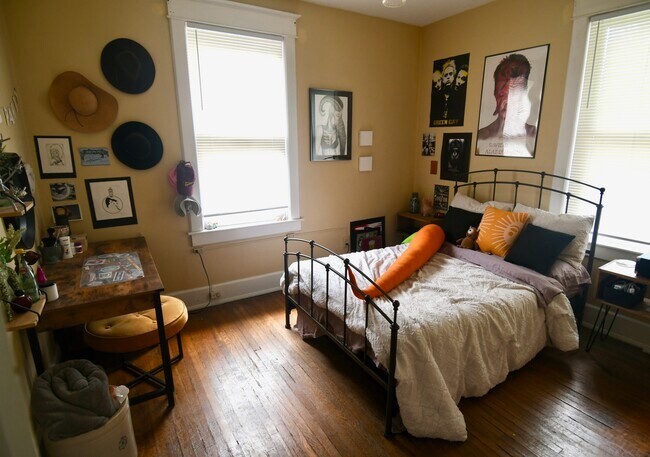 Bedroom 2 - 2027 Baringer Ave