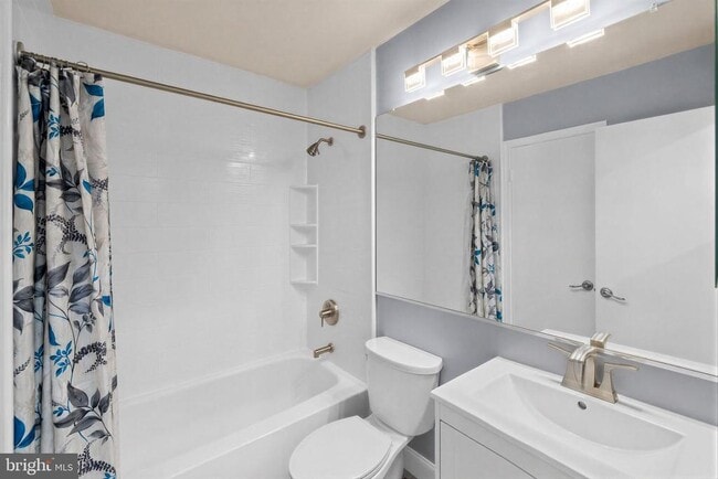 Building Photo - 743 St Michaels Dr