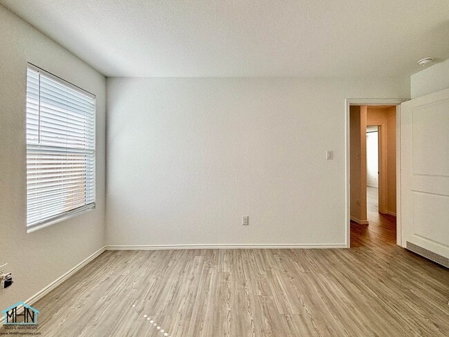 Building Photo - Charming 3-Bedroom 2-Bath Retreat with Mod...