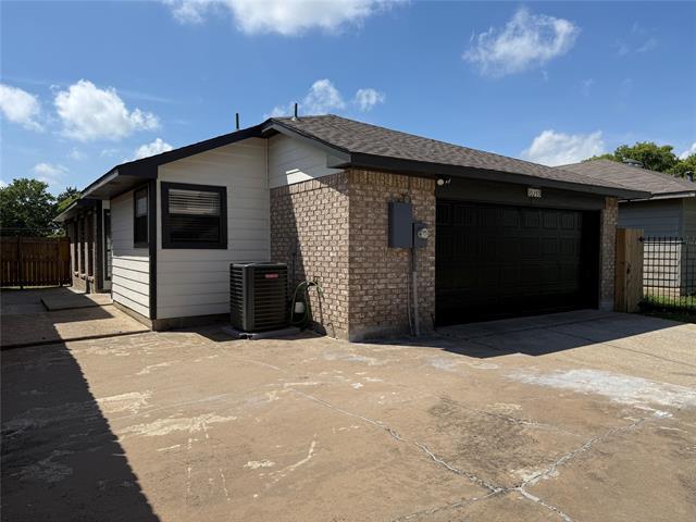 Building Photo - 10259 Sand Springs Ave