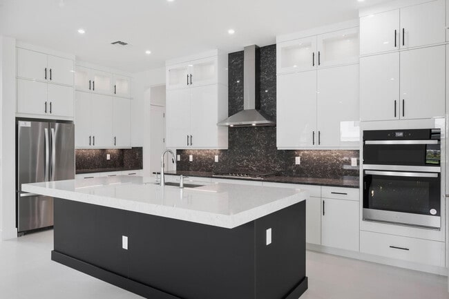 Building Photo - 12526 Solana Bay Cir