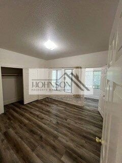 Building Photo - 830 N Van Buren St