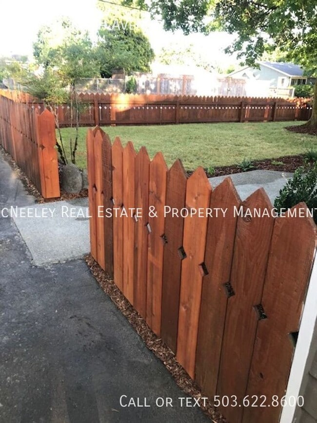 Building Photo - 739 SE 139th Ave
