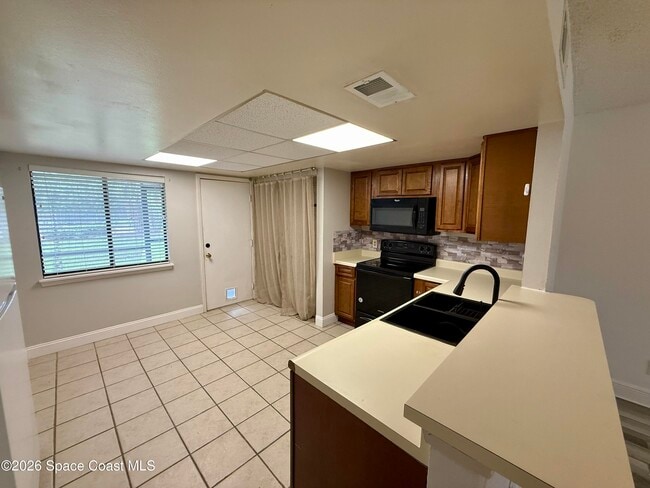 Building Photo - 1515 Huntington Ln