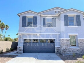 Building Photo - 905 S Canal Dr