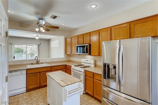 Building Photo - 2336 Fossil Canyon Dr