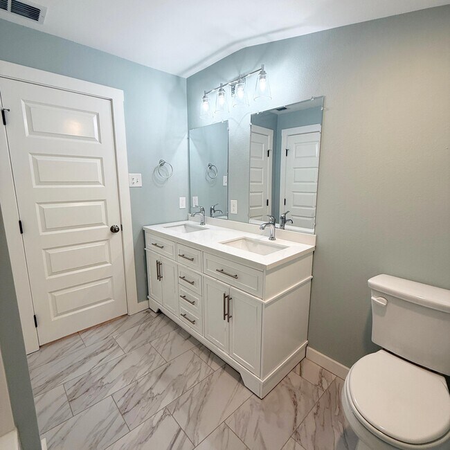 Building Photo - 2222 16th St