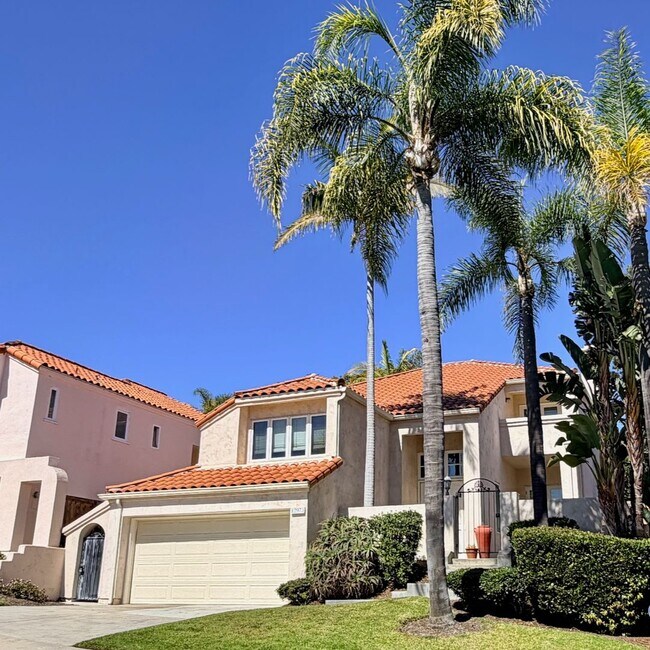 Building Photo - For Rent Available Now - Furnished House 3+BR 2.5Ba in Del Mar, charming furnished home in the hi...