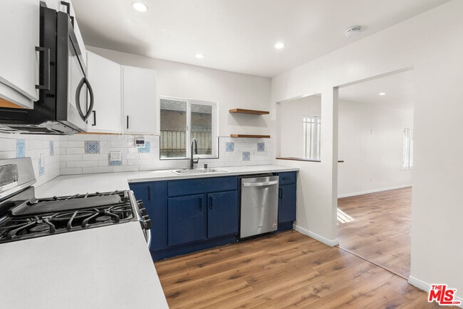 Building Photo - 1351 W 70th St