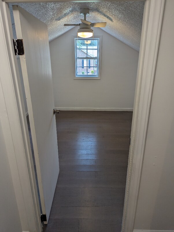 Building Photo - 608 N 10th St