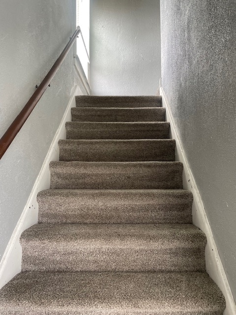 Building Photo - 8833 Pinehurst St