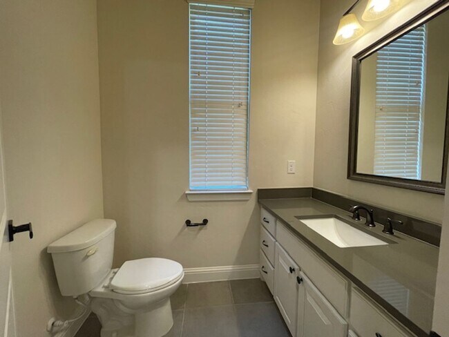 Building Photo - 1605 Le Mans Ln