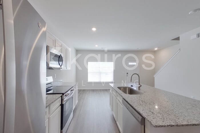 Building Photo - 2561 Banyan Cir