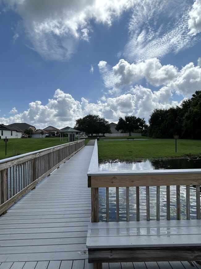 Building Photo - 1083 Oak Hammock