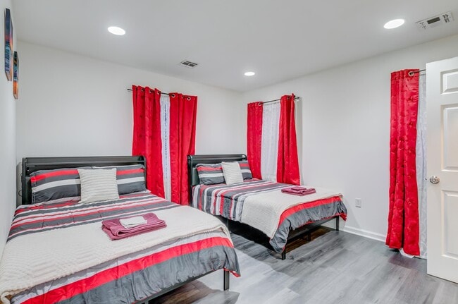 Building Photo - 34 Pamrapo Ave