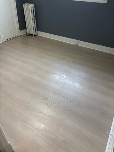 Building Photo - 609 Main St