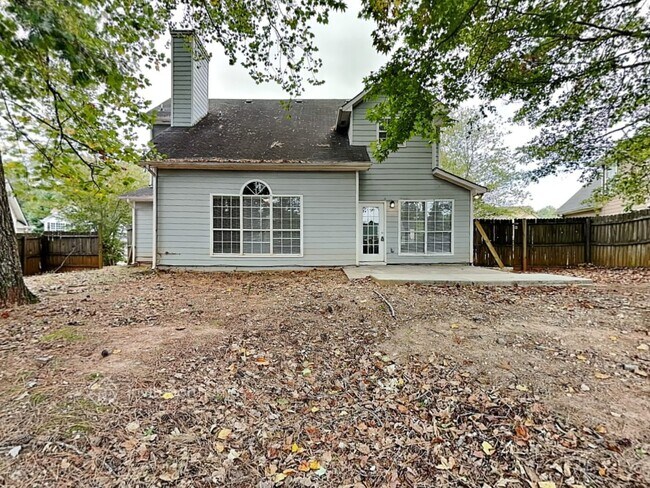 Building Photo - 2565 Suwanee Lakes Trail NW