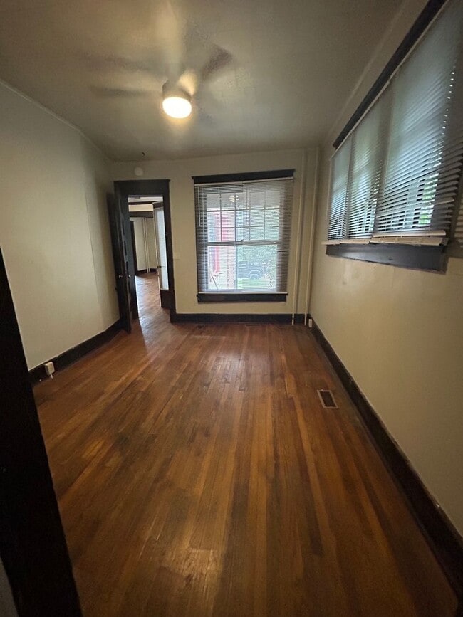 Building Photo - 1018-1024 Brown Street