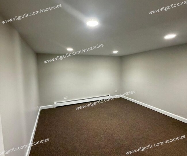 Building Photo - 136 Matteson St