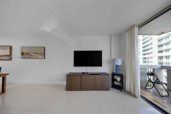 Building Photo - 800 West Ave