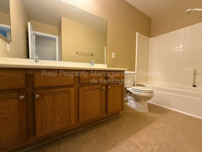 Building Photo - 1526 S 217th Dr