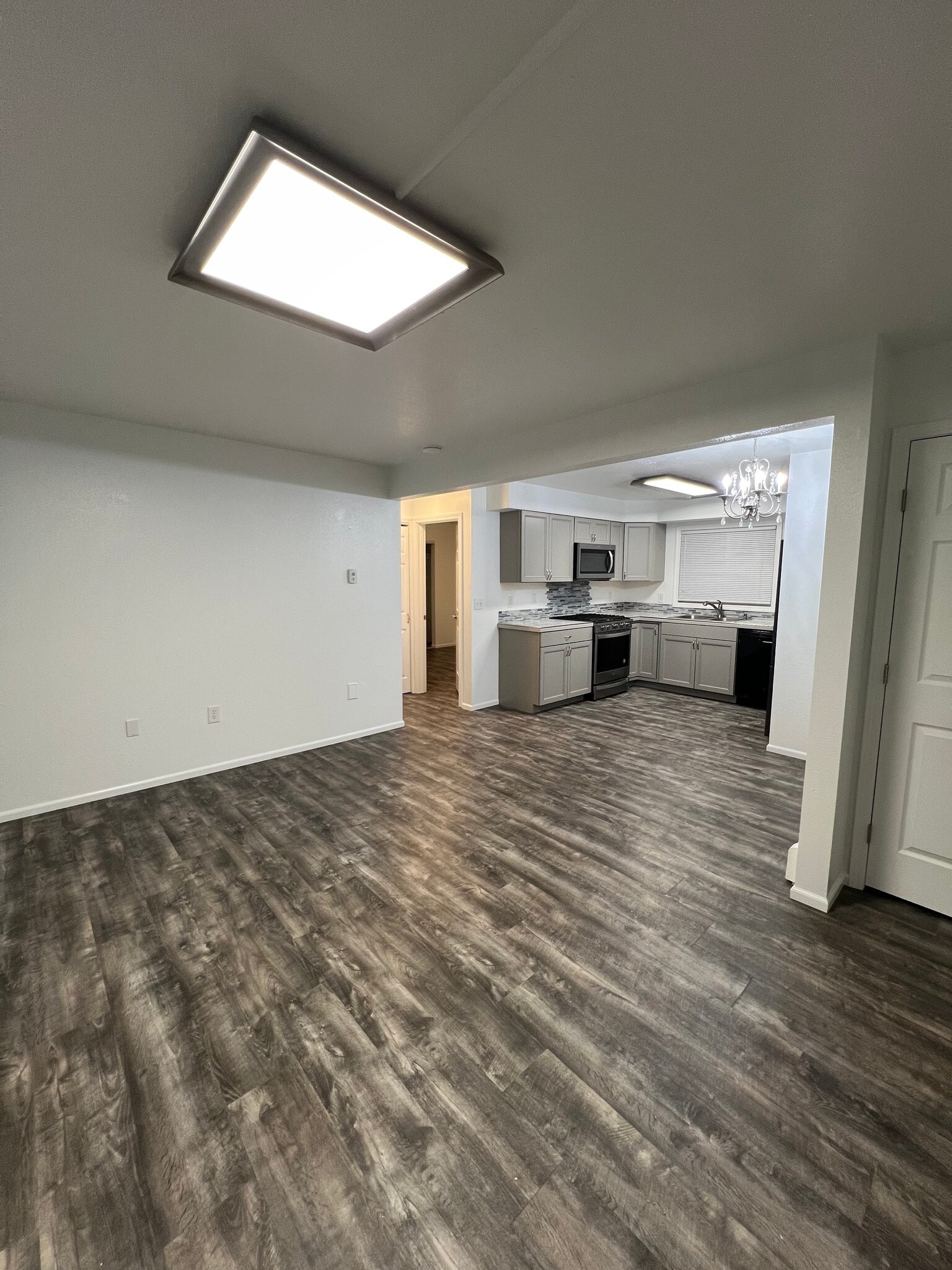 Building Photo - 5865 E Bogard Rd