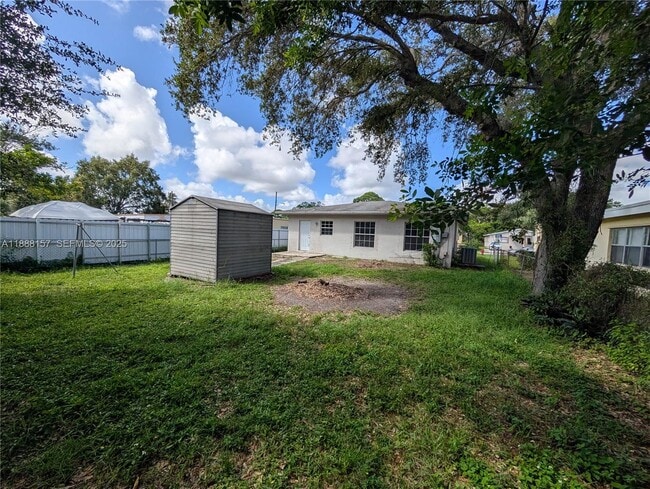 Building Photo - 720 NW 15th Terrace