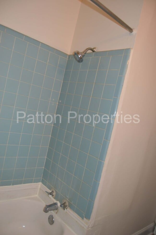 Building Photo - 1401 Kinderway &amp; 4300-4302 Wentworth -...