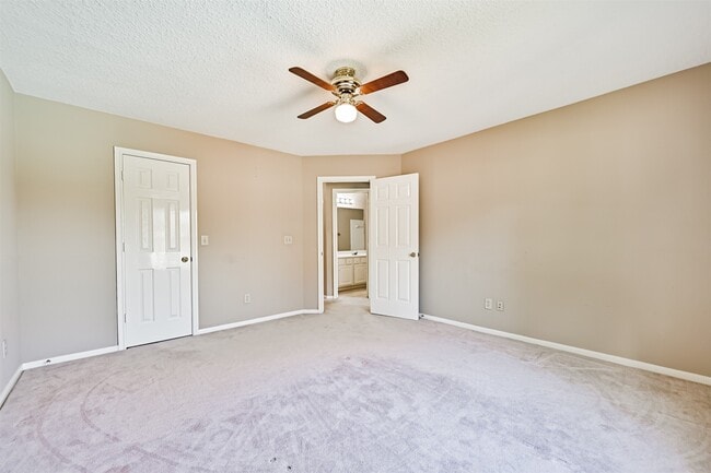 Building Photo - 4014 Ivywood Dr