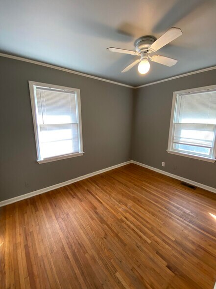 Building Photo - 1116 N Braden Ave