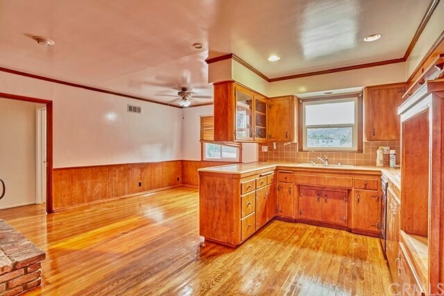 Building Photo - 2751 Batson Ave