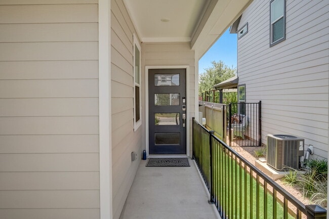 Building Photo - 5407 Jason Dr