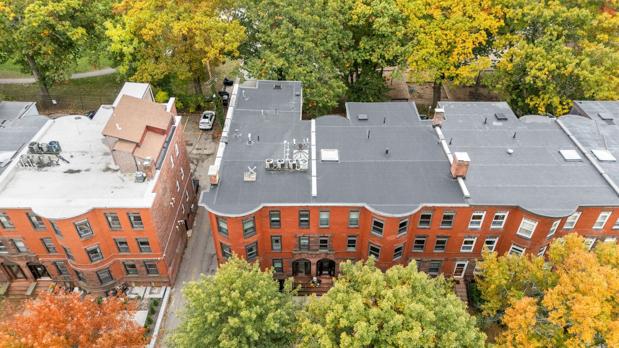 Building Photo - 1805 Beacon St