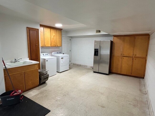 Building Photo - 5 Bed | 3.5 Bath House in Raleigh
