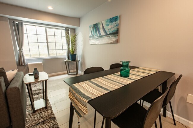 Building Photo - 234 Del Prado Dr