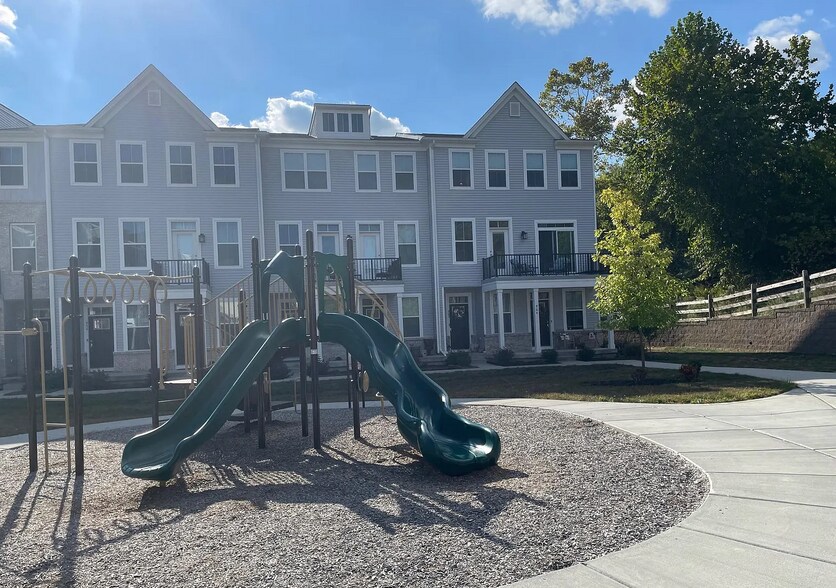 Building Photo - 964 Skylar Ct