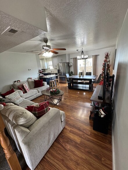 Building Photo - 822 N 1120 E