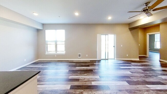Building Photo - Charming Studio for Rent: Enjoy the Added ...