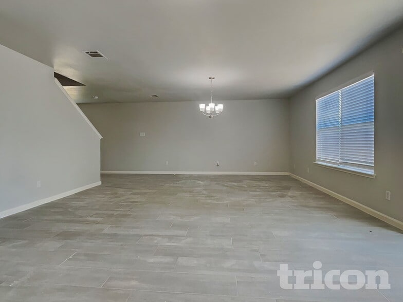 Building Photo - 268 Ariel Ln