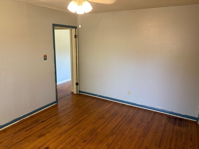 Building Photo - 5957 Yarbrough Rd