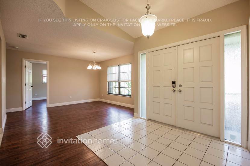 Building Photo - 2212 Viscaya Pkwy