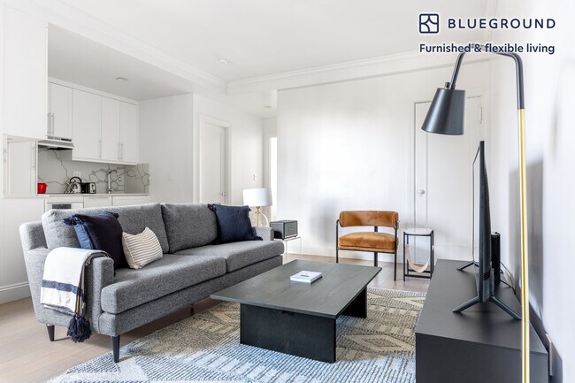 Building Photo - 915 West End Ave