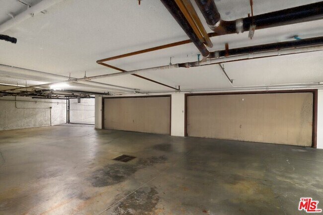 Building Photo - 848 Lincoln Blvd