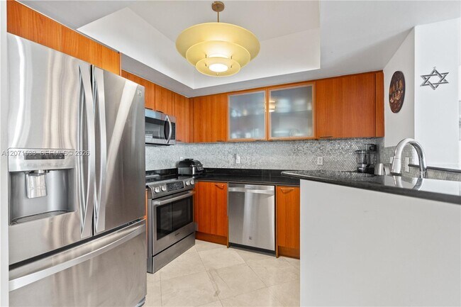 Building Photo - 16699 Collins Ave