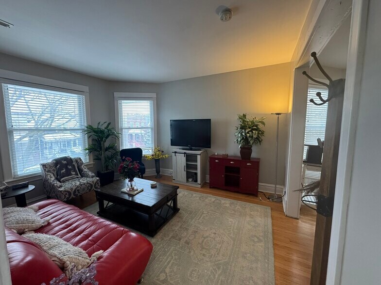Primary Photo - 2440 N Central Park Ave