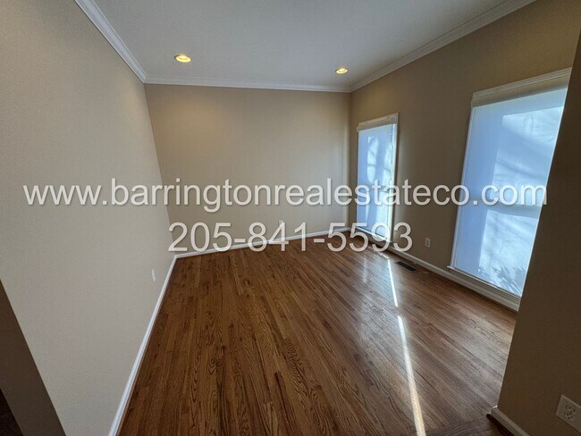 Building Photo - Hoover